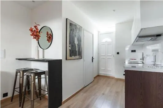 Batignolles Truffaut Charming Apartment 4P-1Br Parijs