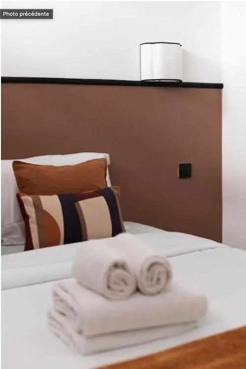 Batignolles Truffaut Charming Apartment 4P-1Br Parijs