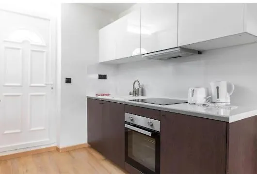Batignolles Truffaut Charming Apartment 4P-1Br Parijs